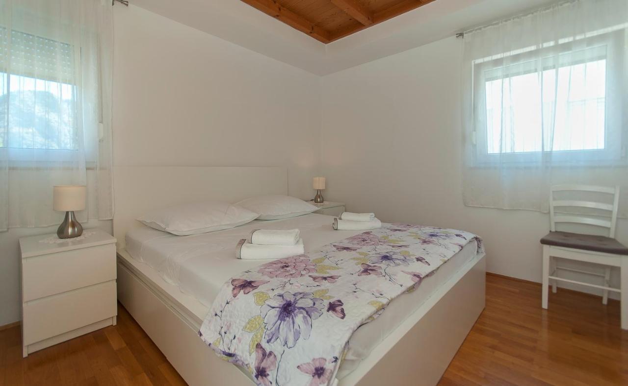 Apartment Luna Omis Exterior photo